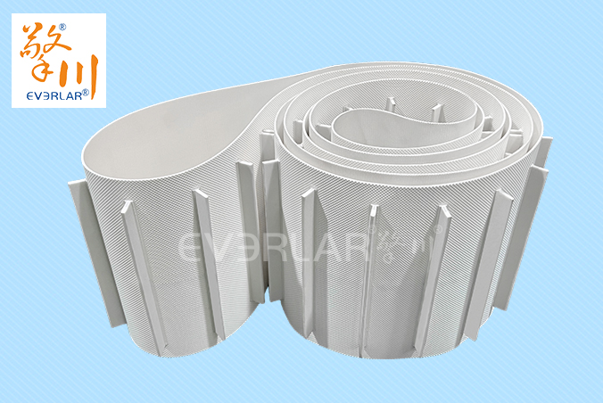 鉆紋PU輸送帶加導條擋板防滑防跑偏食品級傳輸帶定制